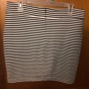 BLACK AND WHITE PIN STRIPPED PENSIL SKIRT. vintage